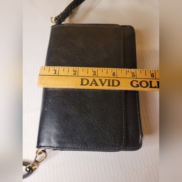 YIK Fung Minimalist Black Clutch Wallet Crossbody Bag - Picture 11 of 13